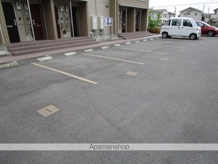 和歌山県和歌山市三葛[1LDK/48.78m2]の駐車場