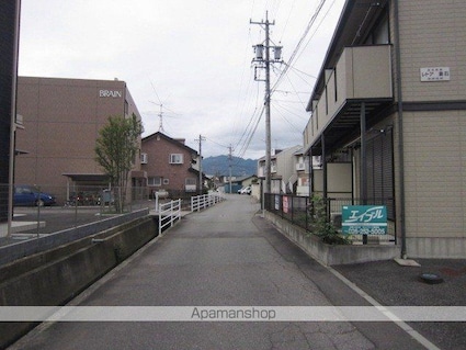 ロフトハウス倉石[2LDK/70.08m2]の周辺1