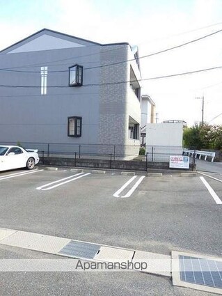 グランツ大町[1LDK/42.38m2]の駐車場1