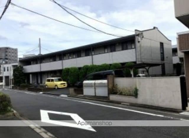 レオパレスメイプルハイム高野台1号館の外観写真