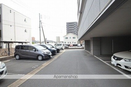なかすじ壱番館[2LDK/65m2]の駐車場