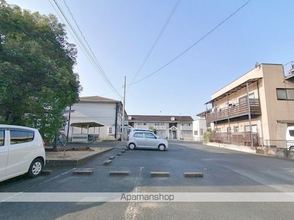 サンビレッジ新田　Ｃ[3DK/60.35m2]の駐車場1