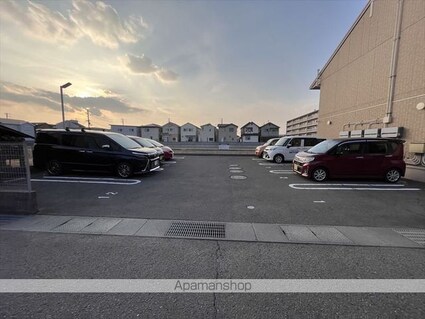 セジュールショコラ[1LDK/41.67m2]の駐車場2