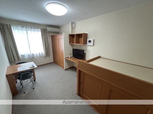 レオパレスサンローラン[1K/22.35m2]の庭