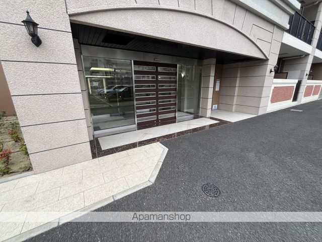 LUXE大阪城南の玄関写真