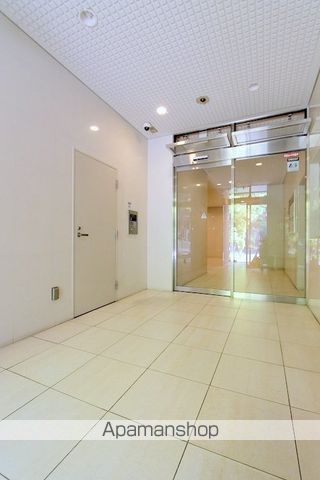 グランセレブHOMMACHIの玄関写真