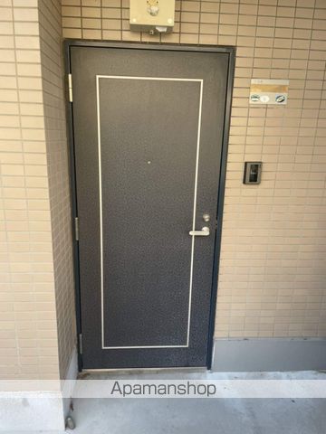 アベニュー弐番館の玄関写真