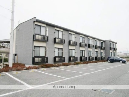 レオパレスアヴニール八幡[1K/28.02m2]の外観1