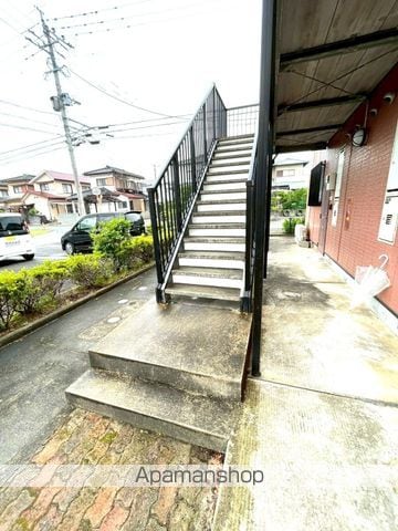 メルローズ本郷の玄関写真