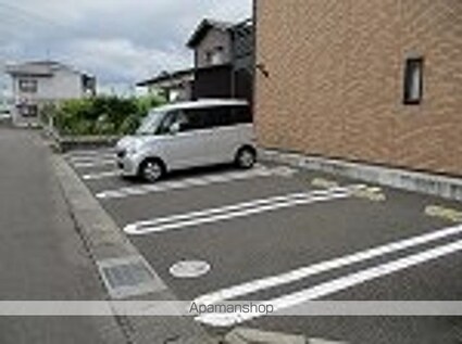 レオネクストシャトレー出花[1K/26.08m2]の駐車場