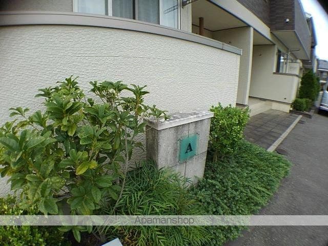 リトル ウィロー Aの玄関写真