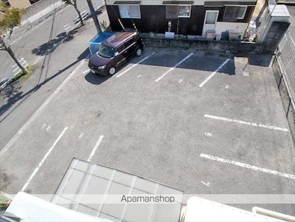 サニーハイツ西長戸[1R/21.66m2]の駐車場1