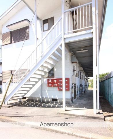 マーメゾン大坂の玄関写真