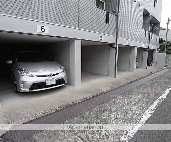 フラット・ユーの玄関写真
