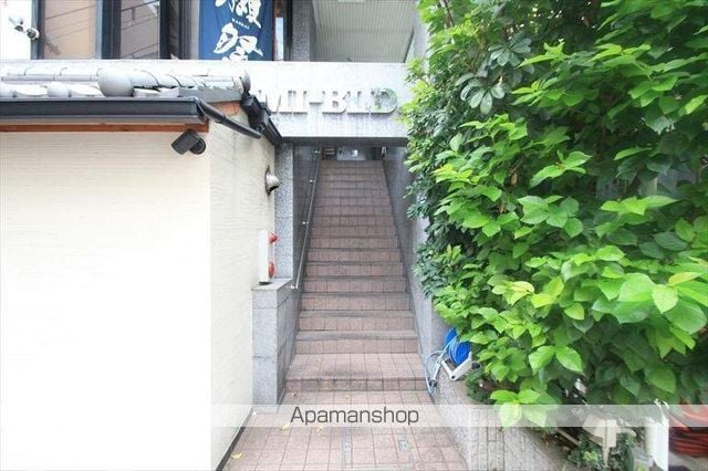 タカミビルの玄関写真