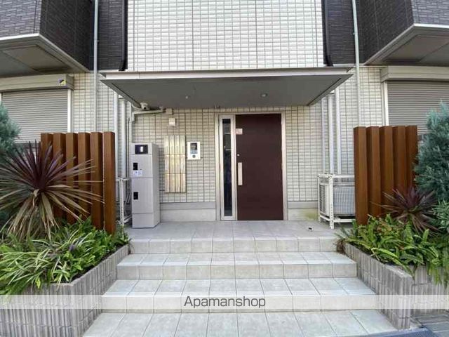 リバード東住吉の玄関写真