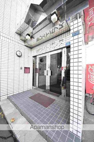 ホワイトパレスの玄関写真