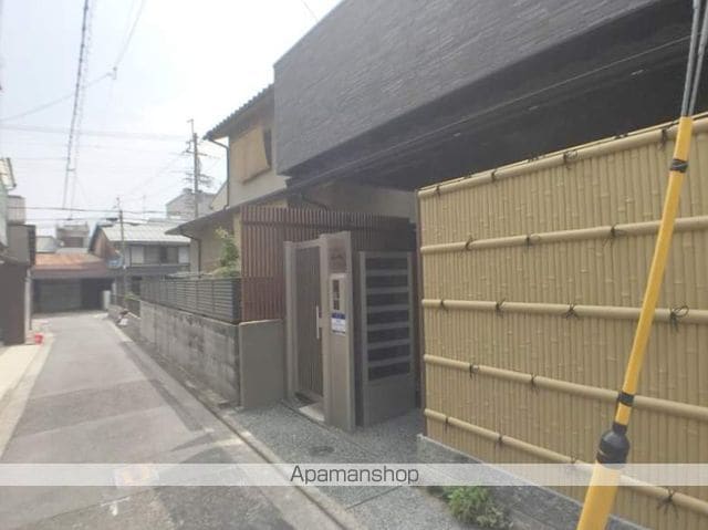 アールグランツ盧山寺千本の玄関写真