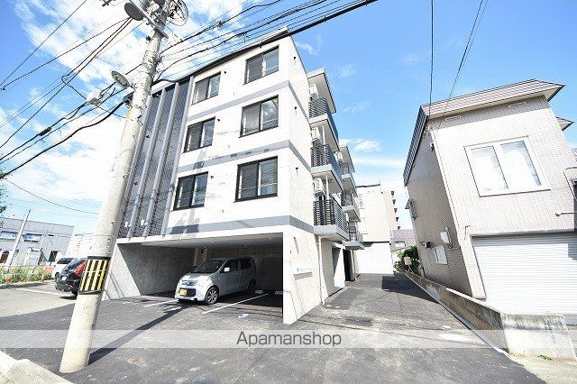 メニーズコート元町北の外観写真
