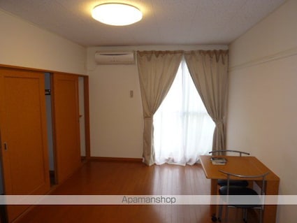 レオパレスひねもす[1K/26.49m2]のリビング・居間