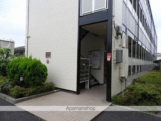 レオパレスWISHの玄関写真