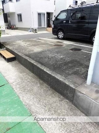 プルミエエールＩＫＤ[1K/24.9m2]の駐車場