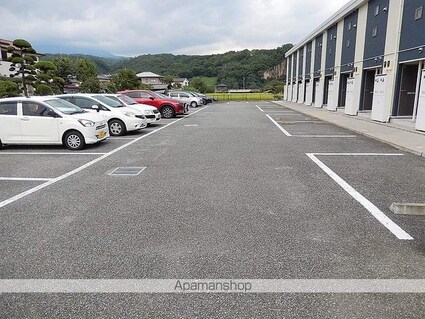 レオネクストクレソン　コマイ[1K/34.88m2]の駐車場