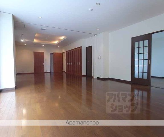 鳴滝音戸山町マンションの内装写真