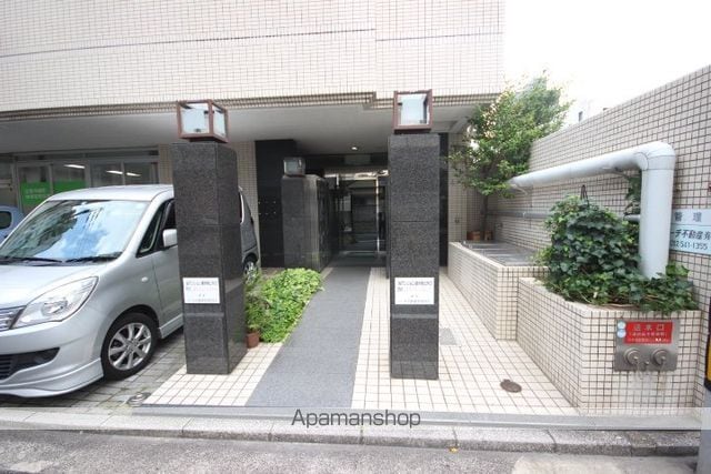 パインヒルズ東白島の玄関写真