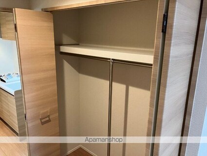 ロイヤルカーサ千種[1K/35.52m2]の収納