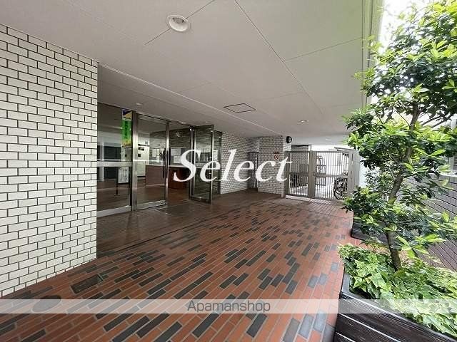 山下公園サンライトマンション2号棟の玄関写真