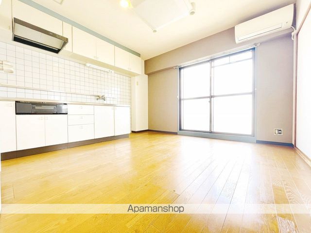 アーチスト赤川の内装写真