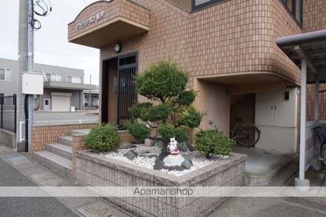 アドラシオン坂井の玄関写真