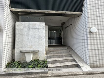 コーナービル[1K/24m2]の駐車場