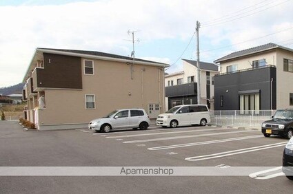 エレガンシア・ブローテⅠ[1LDK/44.7m2]の駐車場