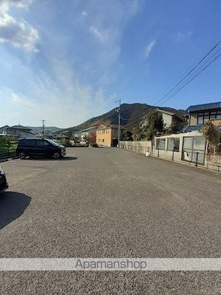 リヴィエール　ロジュマン[2LDK/56.26m2]の駐車場