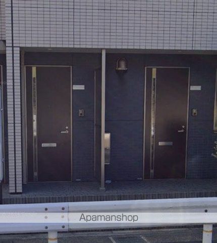 リバーサイドカネヤマの玄関写真