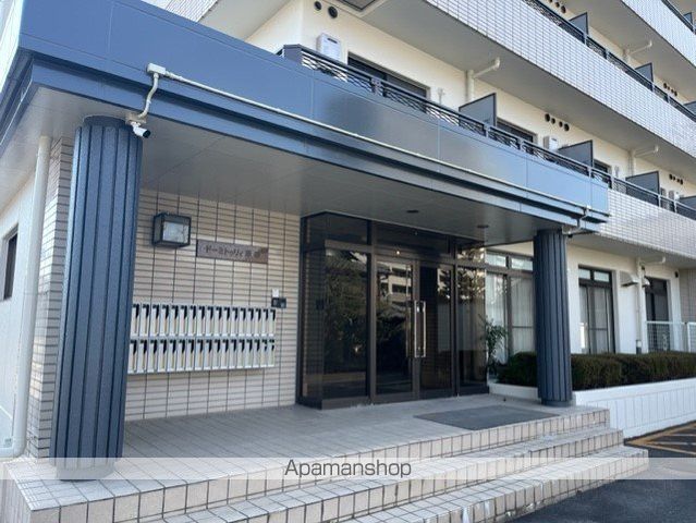 ドーミトゥリィ原田の玄関写真