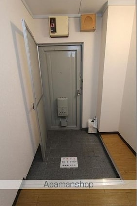 石清尾ハイツ６０２号[3LDK/79.06m2]の玄関