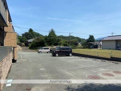 シャンボールⅡ[2LDK/49.85m2]の駐車場