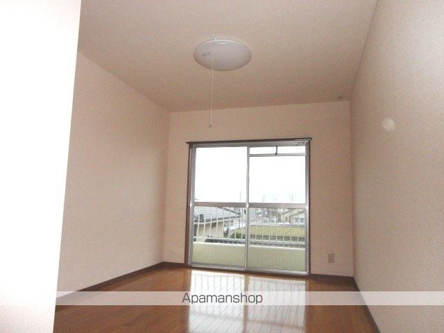 コンチネンタル堀川の内装写真