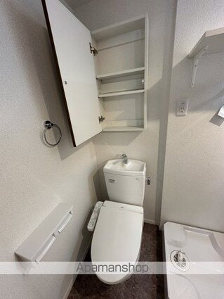 神奈川県横浜市神奈川区大口通[1R/18.6m2]のトイレ