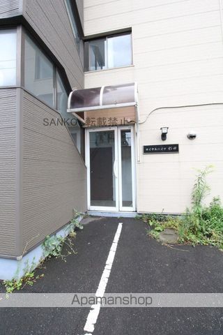 ロイヤルハイツ杉田の玄関写真