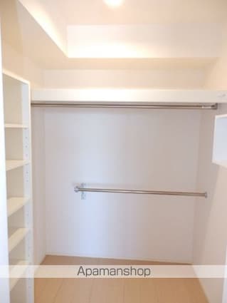 コンフォール[3LDK/72.11m2]の収納