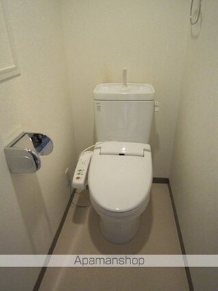 ヴィアーレ八幡三丁目[1R/31.07m2]のトイレ