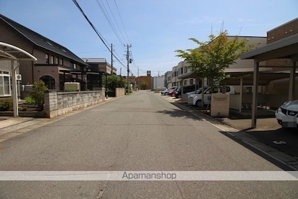 グランドマーレ[3LDK/68.75m2]の周辺2