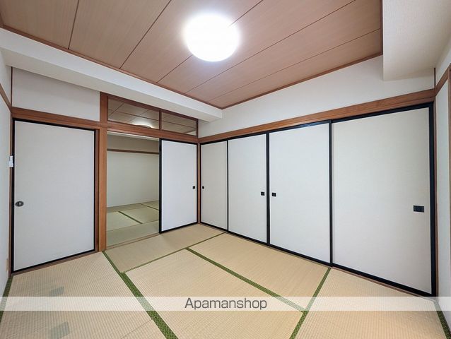 マンションパレロワイヤルの内装写真