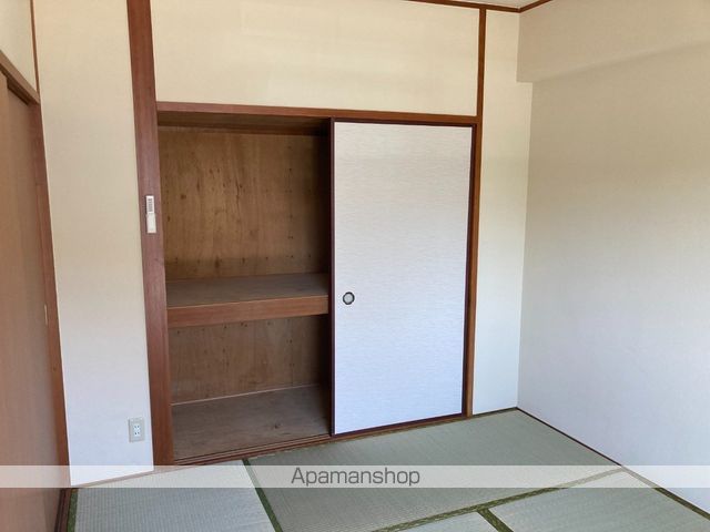ディモーラ山門の内装写真