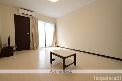 レオネクストＨＯＮＭＡＣＨＩ[1K/27.06m2]のリビング・居間2