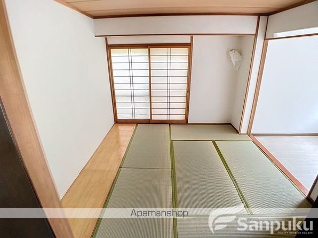 松山市 2階建 築61年の内装写真